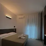 Отель Lux Mima