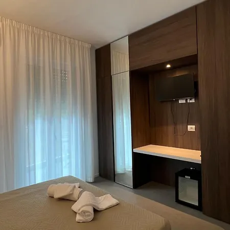 Ξενοδοχείο Lux Mima Μιλάνο Μαριτίμα